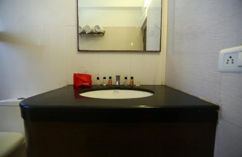 Sholinganallur Hotel | Hotel O NIMALAN RESIDENCY