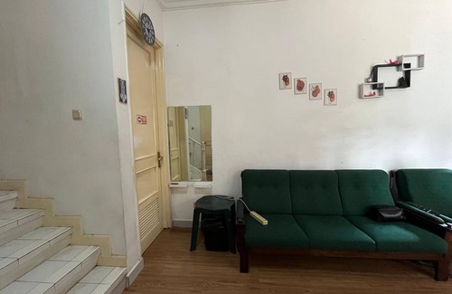 Cipanas Hotel | Hotel O Puncak Resort Guest House