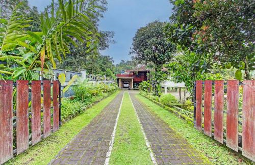 Cangkringan Hotel | Hotel O Puri Adem 86 Syariah BunkbedNearMerapi Golf Club