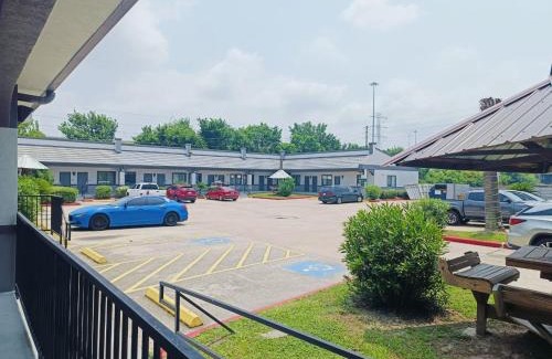 Greater Greenspoint Hotel | Hotel O Regency Suites Houston - IAH Beltway 8