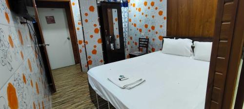Thane West Hotel | Hotel O Shiv Vandana Inn