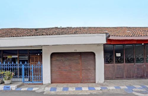 Mojokerto Hotel | Hotel O Sidomulyo Kost Syariah