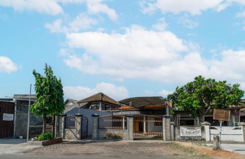 Sidoarjo Hotel | Hotel O Siwalanpanji Homestay Syariah