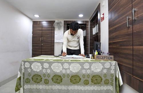 Kolkata Hotel | Hotel O South Fern