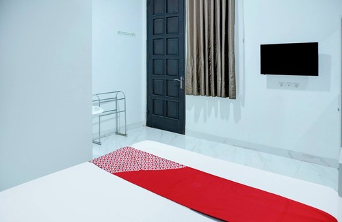 North Cirebon Hotel | Hotel O Stasiun Cirebon Kejaksan Near Alun Alun Cirebon Formerly Family Homestay