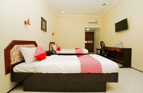 Probolinggo Hotel | Hotel O Tampiarto