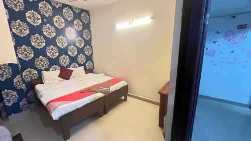 Delhi Hotel | Hotel O Tara Patel