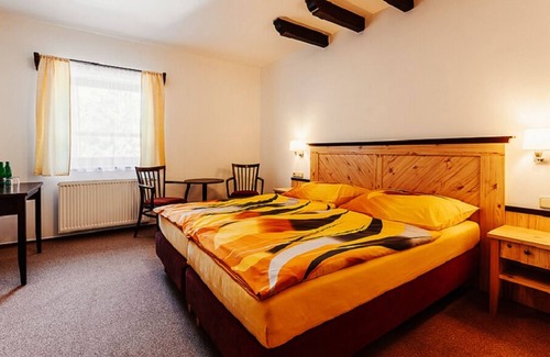 Dlouhy Most Hotel | Hotel Obří Sud
