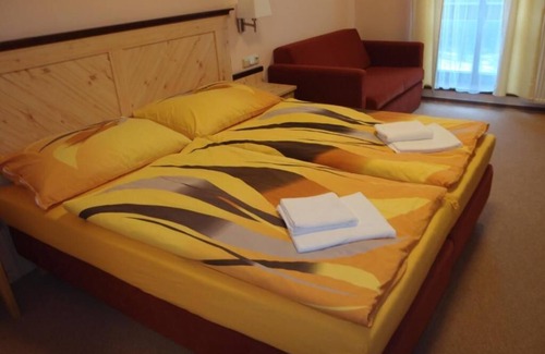 Dlouhy Most Hotel | Hotel Obří Sud