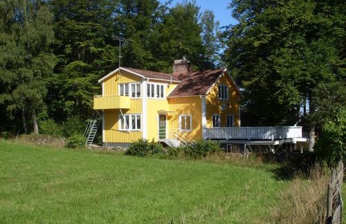Stenbrohult House | Hotel & Pensionat Björkelund