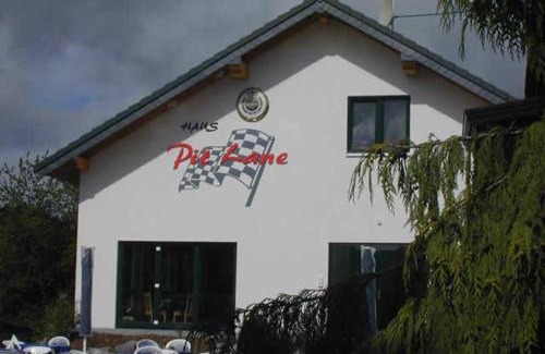 Nuerburg Bed & Breakfast | Hotel Pit Lane "Home of Motorsport"