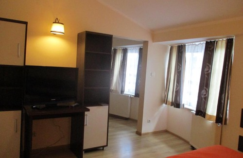 Trzebnica Hotel | Hotel Pod Platanami