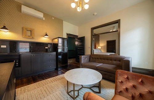 South Main Historic District Hotel | Hotel Pontotoc