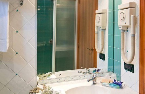 Castello di Cisterna Hotel | Hotel Quadrifoglio