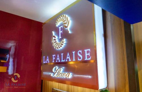 Douala Hotel | Hotel Résidence La Falaise