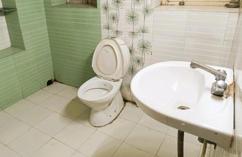 Ballygunge House | Hotel Raj DUNIYA GUEST House Kalighat WB With AC OR NON AC Room