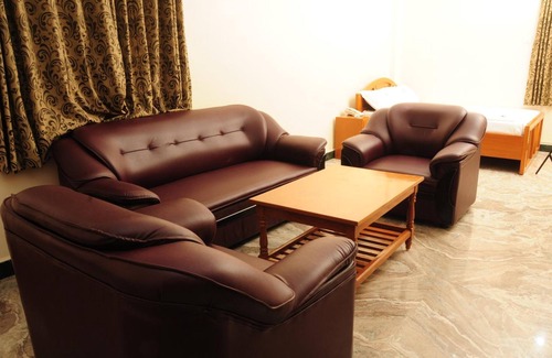 Pallavaram Hotel | Hotel Rathnavel Towers