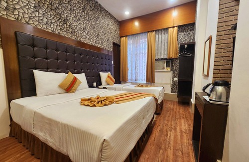 Dharmatala Hotel | HOTEL RAUNAK