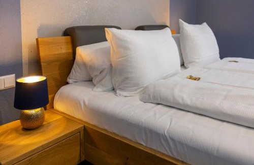 Metzingen Hotel | Hotel Residenz Luxury - Outletcity - Parken - Klima - 24h Check-In