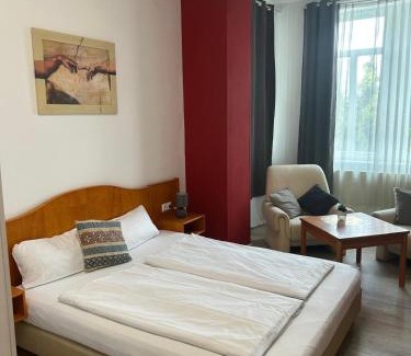 Woellstein Hotel | Hotel - Restaurant Zur Linde