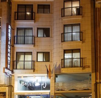 Lalin Hotel | Hotel Restaurante Pontiñas