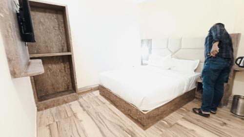 Goregaon West House | Hotel Richie Residency