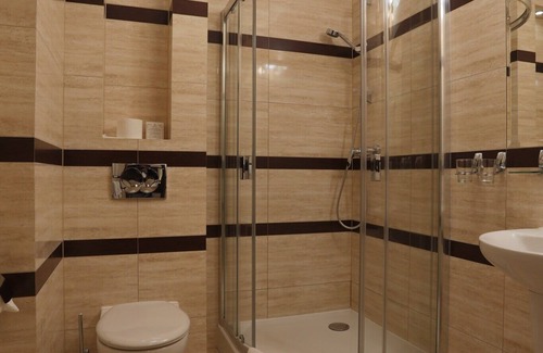 Stare Sady Hotel | Hotel Robert's Port