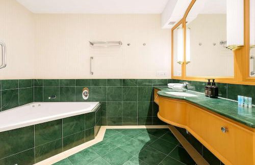 Surfers Paradise Apartment | Hotel Room Ocean View Surfers Paradise