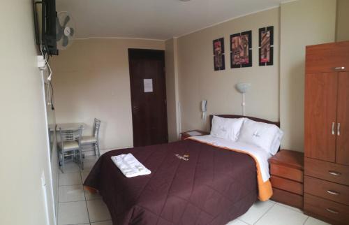 San Vicente de Canete Hotel | Hotel Roussean