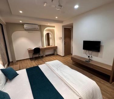 Bardoli Hotel | Hotel Royal Bloom