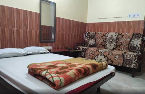 Deoghar House | HOTEL S-A-V-I-T-R-I PALACE Near Shree Baba Baidyanath Jyotirlinga - Free Wifi And Parking Facilities - Spacious and Fully Air Conditioned Rooms-Budget Hotel