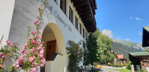Pettneu am Arlberg Hotel | Hotel Schwarzer Adler