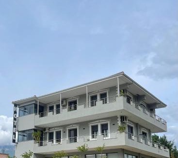 Lazarat Hotel | Hotel Selfo