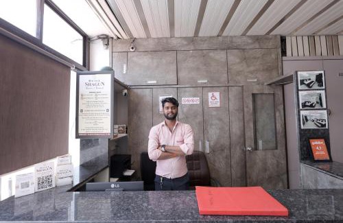 Surat Hotel | Hotel Shagun, Piplod City Centre Surat