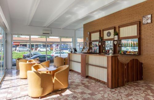Saturn Hotel | Hotel Siret Saturn