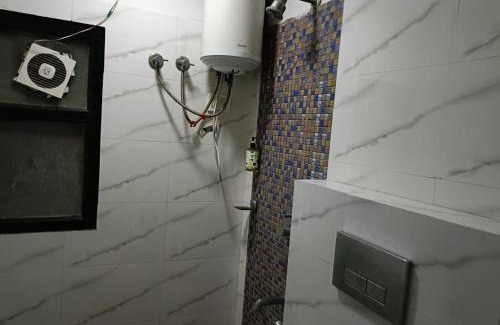 New Delhi Hotel | Hotel Sr Residency Jail Road Tilak Nagar