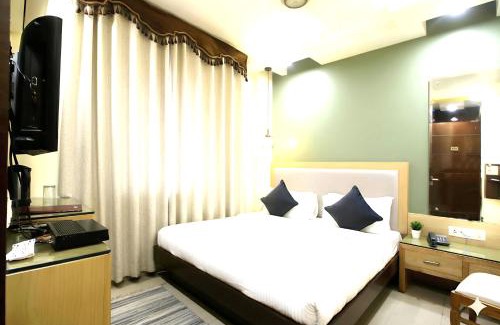 Paharganj Hotel | Hotel Star Pink' Couple friendly'Near rk ashram metro