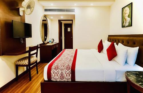 Paharganj Hotel | Hotel Star Pink' Couple friendly'Near rk ashram metro