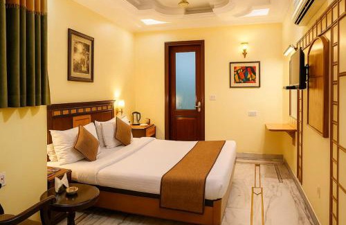 Karol Bagh Hotel | Hotel TJS Royale, Karol Bagh, 2 Mins from Metro