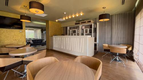 Targoviste Hotel | Hotel Tolea