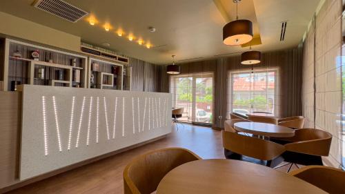 Targoviste Hotel | Hotel Tolea