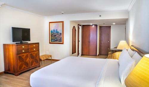 Centro International Hotel | Hotel Torre Monserrate