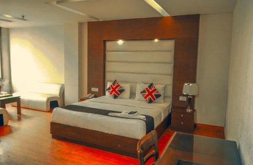 Sainik Farm Hotel | Hotel Twenty Four In Malviya Nagar