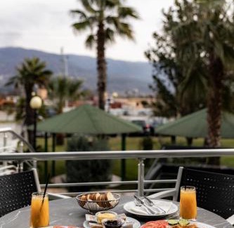 Kurbin Hotel | Hotel Univers Laç
