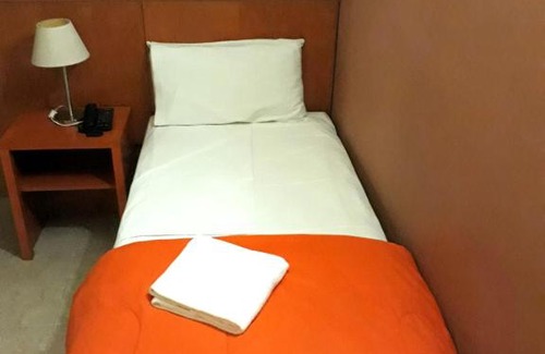 Buenos Aires Central Business District Hotel | Hotel UTHGRA de las Luces