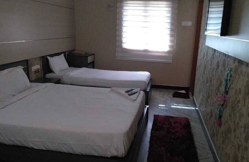 Thiruparankundram Hotel | Hotel Vaani Villa By Royal Stay