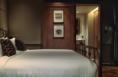 Talat Yai Hotel | Hotel Verdigris