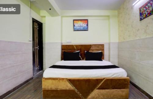 Sector 27 Hotel | Hotel Vista 18 Inn Couple Friendly