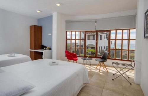 Puerto Villamil Hotel | Hotel Volcano