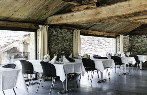 Spluegen Hotel | Hotel Weiss Kreuz